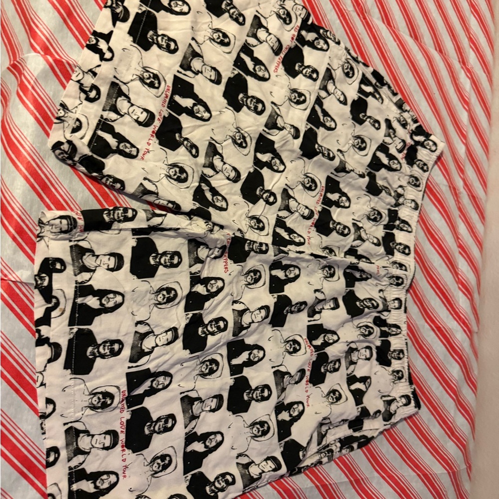 Red Hot Chili Peppers Stylish Black and White Graphic Men's Shorts - Picture 4 of 5